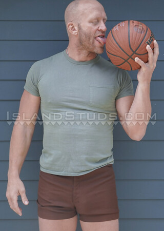 6'6" Muscle God Daddy, Concrete Coen Drinks His Pee, Basketball Nude, Growls & Blasts Loads only here!