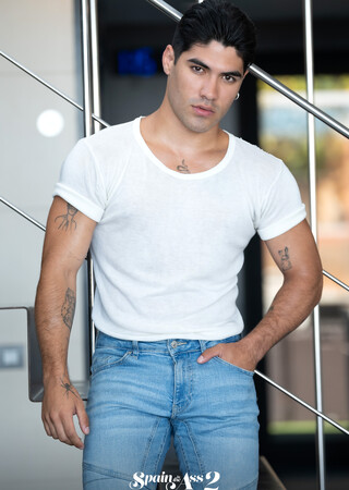 Spain in the Ass 2: MrDeepVoice's First Double-Penetration Gangbang