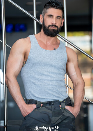 Spain in the Ass 2: MrDeepVoice's First Double-Penetration Gangbang