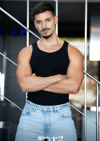 Spain in the Ass 2: MrDeepVoice's First Double-Penetration Gangbang