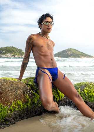 Sir Peter Bangs Brazil: Sir Peter fucks Lvcas Ripardo scene