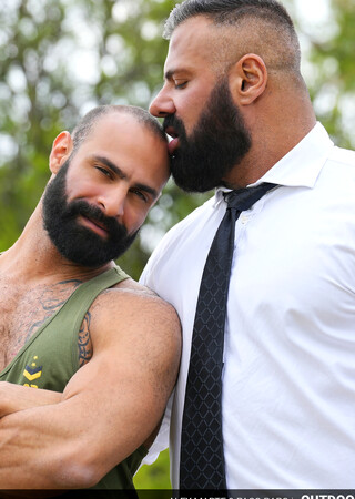 Squirt Casual Encounters: Outdoor Park Cruising