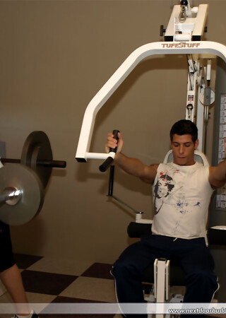 Handsome boys strip and blow each other's strong dicks at the gym